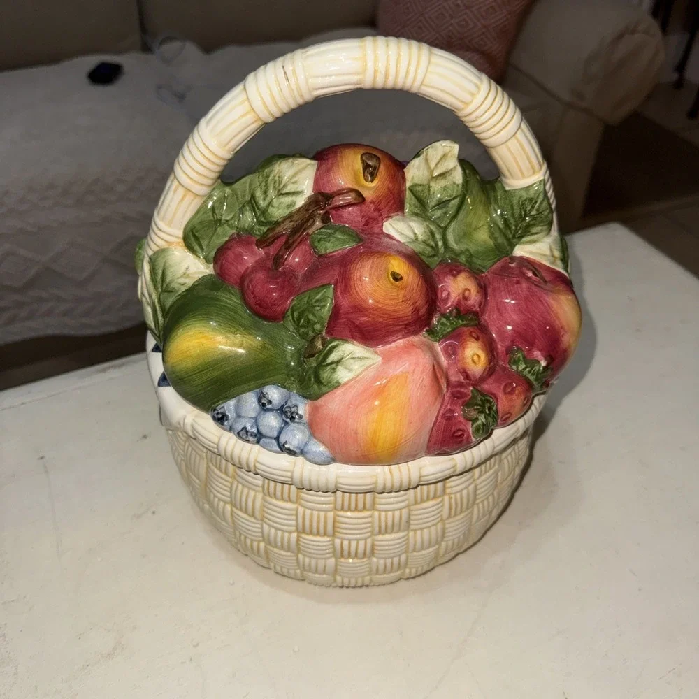 International SUSAN WINGET Ceramic FRUIT BASKET Large Cookie Jar VINTAGE